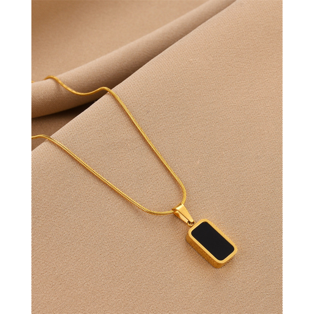 Noir Necklace Zenvora