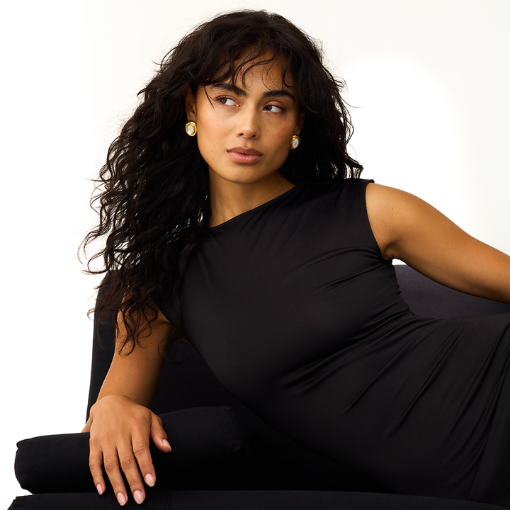 Ameliyana | Stud Earrings