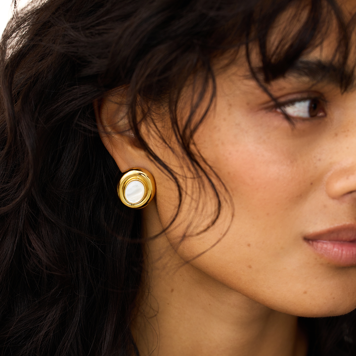 Ameliyana | Stud Earrings