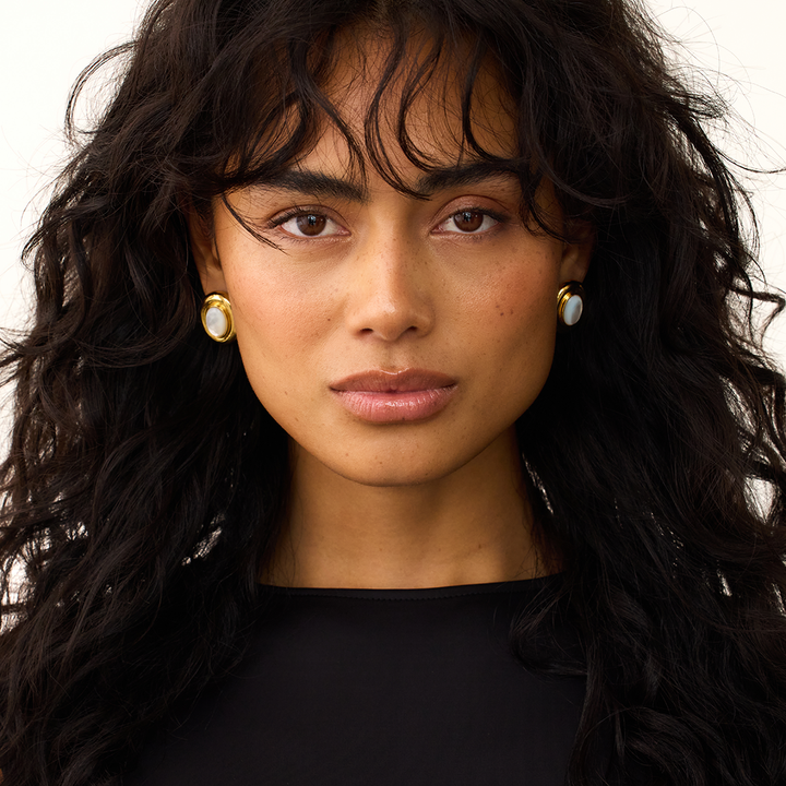 Ameliyana | Stud Earrings