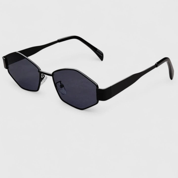 Makynna | Sophisticated Sunglasses Black