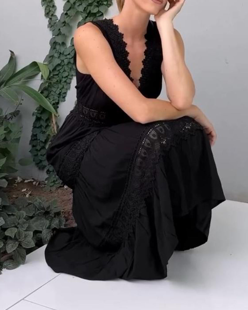 Aurélie™ | Elegant Lace Dress with V-Neck Zenvora