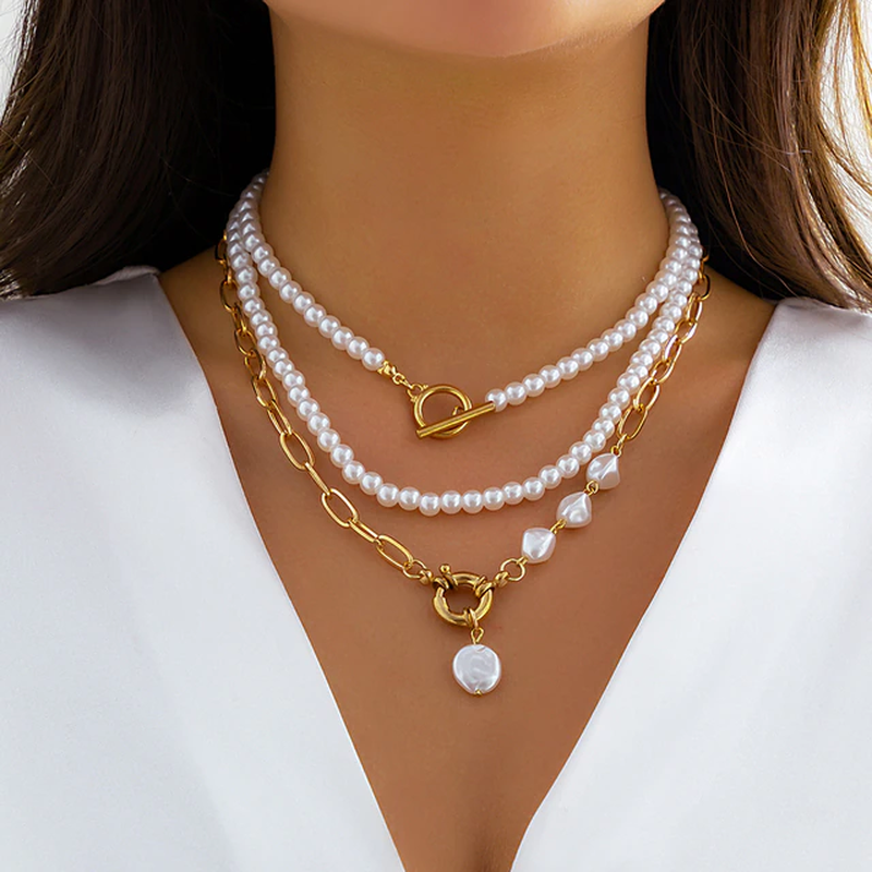 Moon | Pearl Necklace in Multi-Layer Design